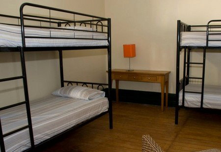 Glebe Village Backpackers - Surfers Gold Coast 0