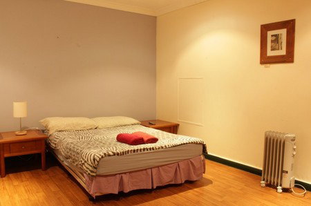 Glebe Village Backpackers - Surfers Gold Coast 4