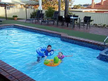 Capri Apartments - Surfers Gold Coast 5