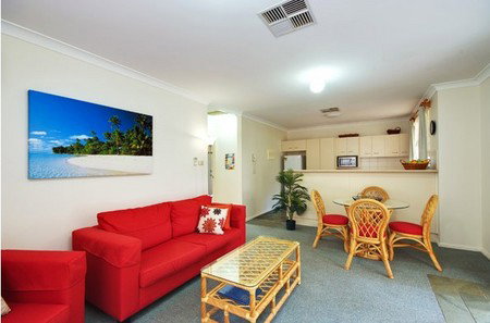 Beaches Serviced Apartments - Surfers Gold Coast 0