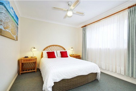 Beaches Serviced Apartments - Surfers Gold Coast 2