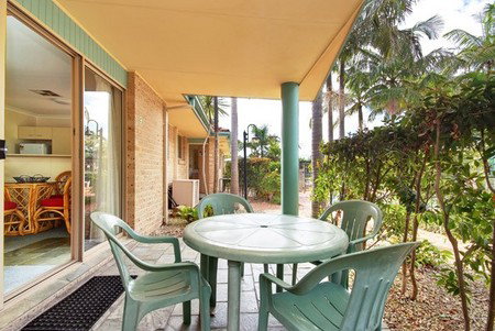 Beaches Serviced Apartments - Surfers Gold Coast 4