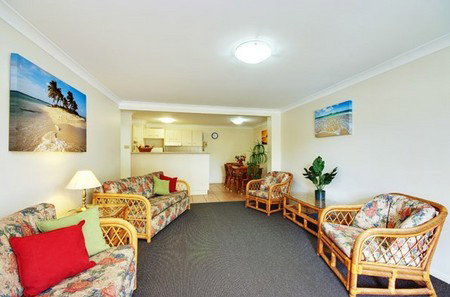 Beaches Serviced Apartments - Surfers Gold Coast 5