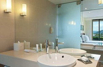 Hilton Cairns - Surfers Gold Coast 4