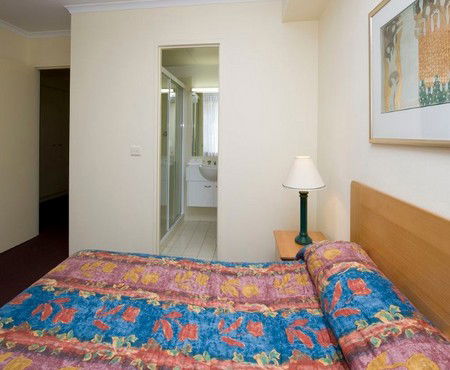 Kingston Terrace Serviced Apartments - Surfers Gold Coast 3