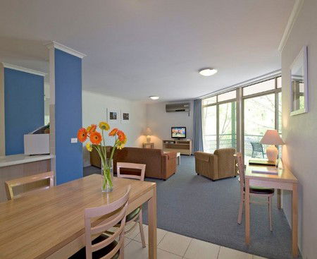 Kingston Terrace Serviced Apartments - Surfers Gold Coast 4