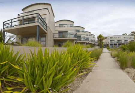 Corrigans Cove Apartments - Surfers Gold Coast 0