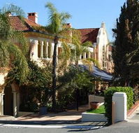Captain Stirling Hotel - Surfers Gold Coast