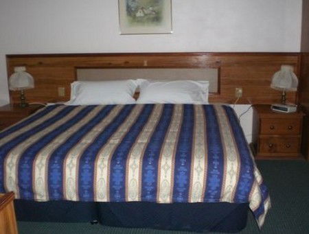 Boronia Holiday Lodge - Surfers Gold Coast 1
