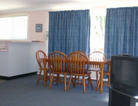 Boronia Holiday Lodge - Surfers Gold Coast 2