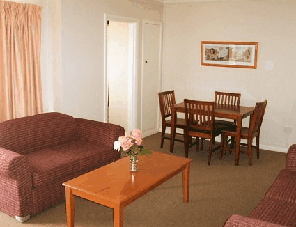 Hobart Apartments - Surfers Gold Coast 2