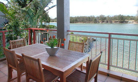 Sunrise Cove Holiday Apartments - Surfers Gold Coast 1