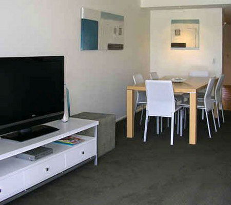Sunrise Cove Holiday Apartments - Surfers Gold Coast 2