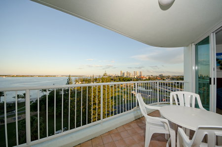 Crystal Bay Resort - Surfers Gold Coast 1