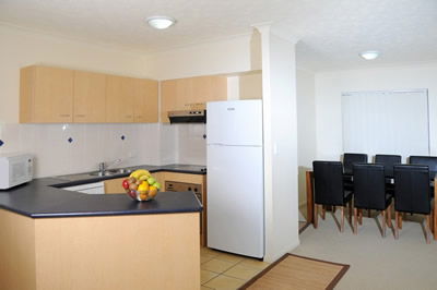 Bella Mare Beachside Apartments - Surfers Gold Coast 5