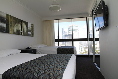 Hi Surf Beachfront Resort Apartments - Surfers Gold Coast 3