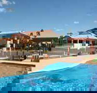 Country Roads Motor Inn - Surfers Gold Coast
