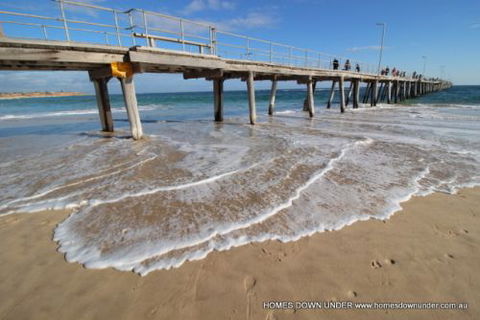 Homes Down Under - Surfers Gold Coast 6