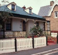 Barton Cottage - Surfers Gold Coast
