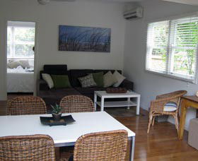 Seaside Cottage - Surfers Gold Coast 0