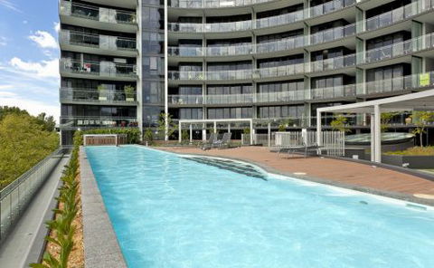 Astra Apartments Canberra - Surfers Gold Coast 5