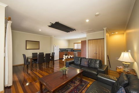Portside Executive Aparments - Surfers Gold Coast 2
