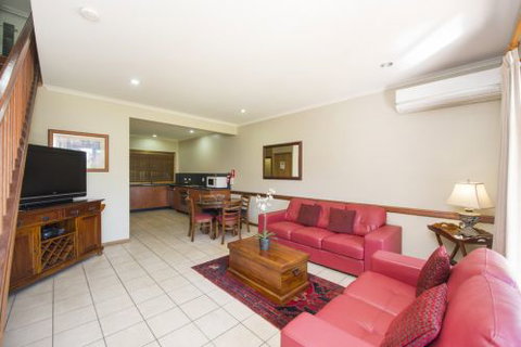 Portside Executive Aparments - Surfers Gold Coast 3