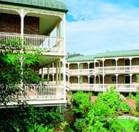 Medina Serviced Apartments Canberra - Surfers Gold Coast