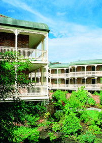 Medina Serviced Apartments Canberra - Surfers Gold Coast 0