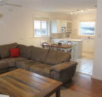 Rosebud Beach House on Kennington - Surfers Gold Coast