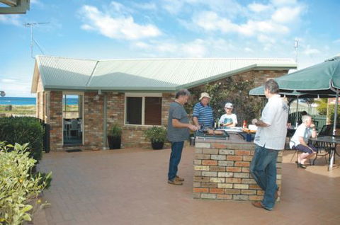 Captain's Quarters - Surfers Gold Coast 1
