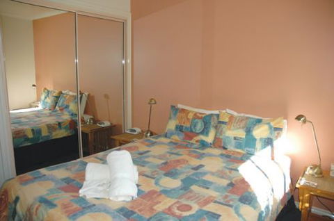 Captain's Quarters - Surfers Gold Coast 4