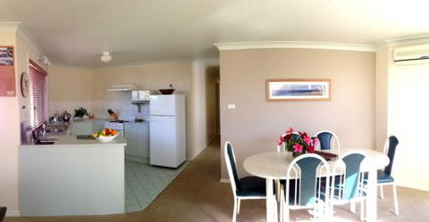 Captain's Quarters - Surfers Gold Coast 8