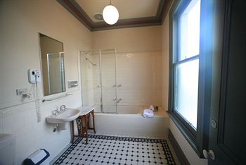 Yarra Valley Grand Hotel - Surfers Gold Coast 5
