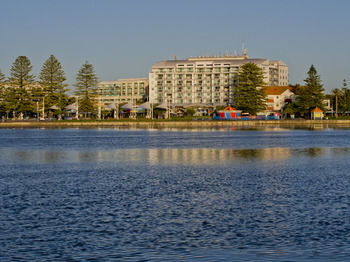 Oaks Waterfront Resort - The Entrance - Surfers Gold Coast 12