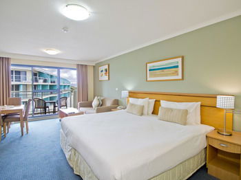 Oaks Waterfront Resort - The Entrance - Surfers Gold Coast 13