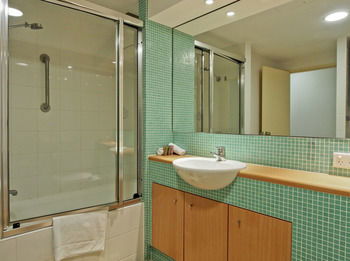 Oaks Waterfront Resort - The Entrance - Surfers Gold Coast 19