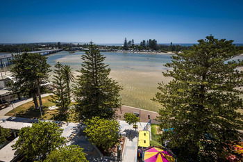 Oaks Waterfront Resort - The Entrance - Surfers Gold Coast 37