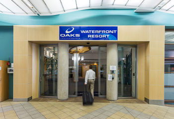 Oaks Waterfront Resort - The Entrance - Surfers Gold Coast 50