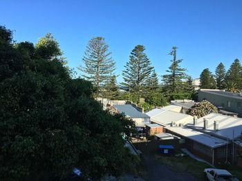 Waldorf The Entrance Serviced Apartments - Surfers Gold Coast 4