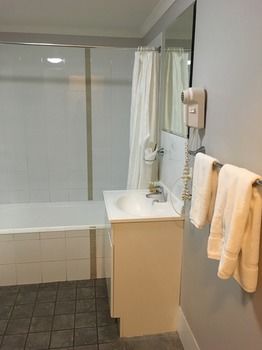 Waldorf The Entrance Serviced Apartments - Surfers Gold Coast 8