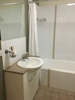 Waldorf The Entrance Serviced Apartments - Surfers Gold Coast 10