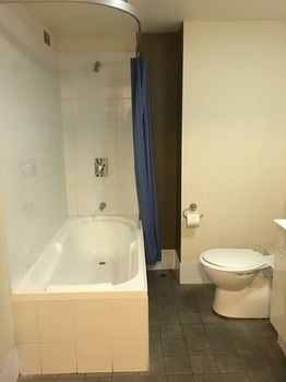 Waldorf The Entrance Serviced Apartments - Surfers Gold Coast 11