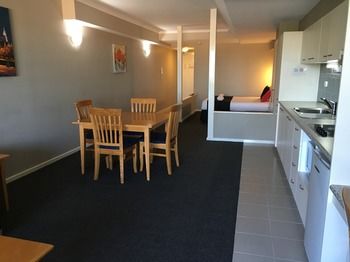 Waldorf The Entrance Serviced Apartments - Surfers Gold Coast 42