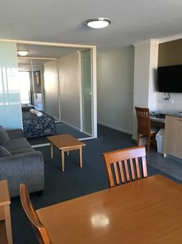 Waldorf The Entrance Serviced Apartments - Surfers Gold Coast 57