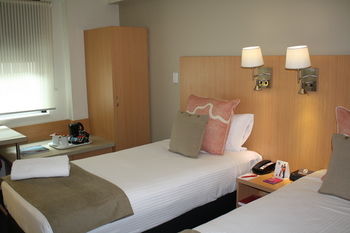 Ibis Sydney World Square - Surfers Gold Coast 20