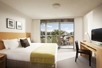 Pullman Magenta Shores Resort - Surfers Gold Coast 0