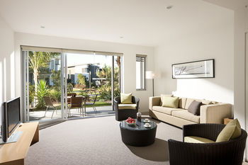 Pullman Magenta Shores Resort - Surfers Gold Coast 6