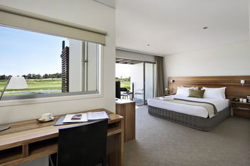 Pullman Magenta Shores Resort - Surfers Gold Coast 9