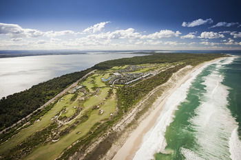 Pullman Magenta Shores Resort - Surfers Gold Coast 10